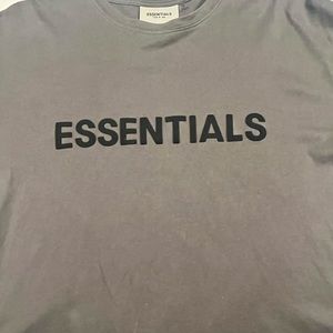Essentials tee